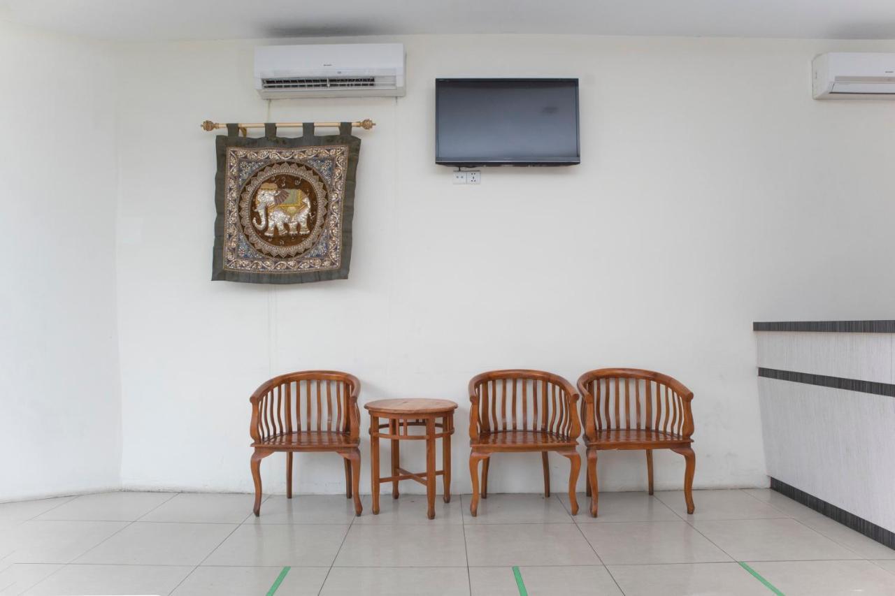 Oyo 90251 Hotel Malaysia 诗巫 外观 照片