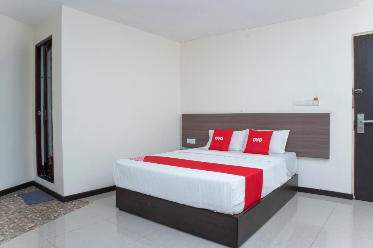 Oyo 90251 Hotel Malaysia 诗巫 外观 照片