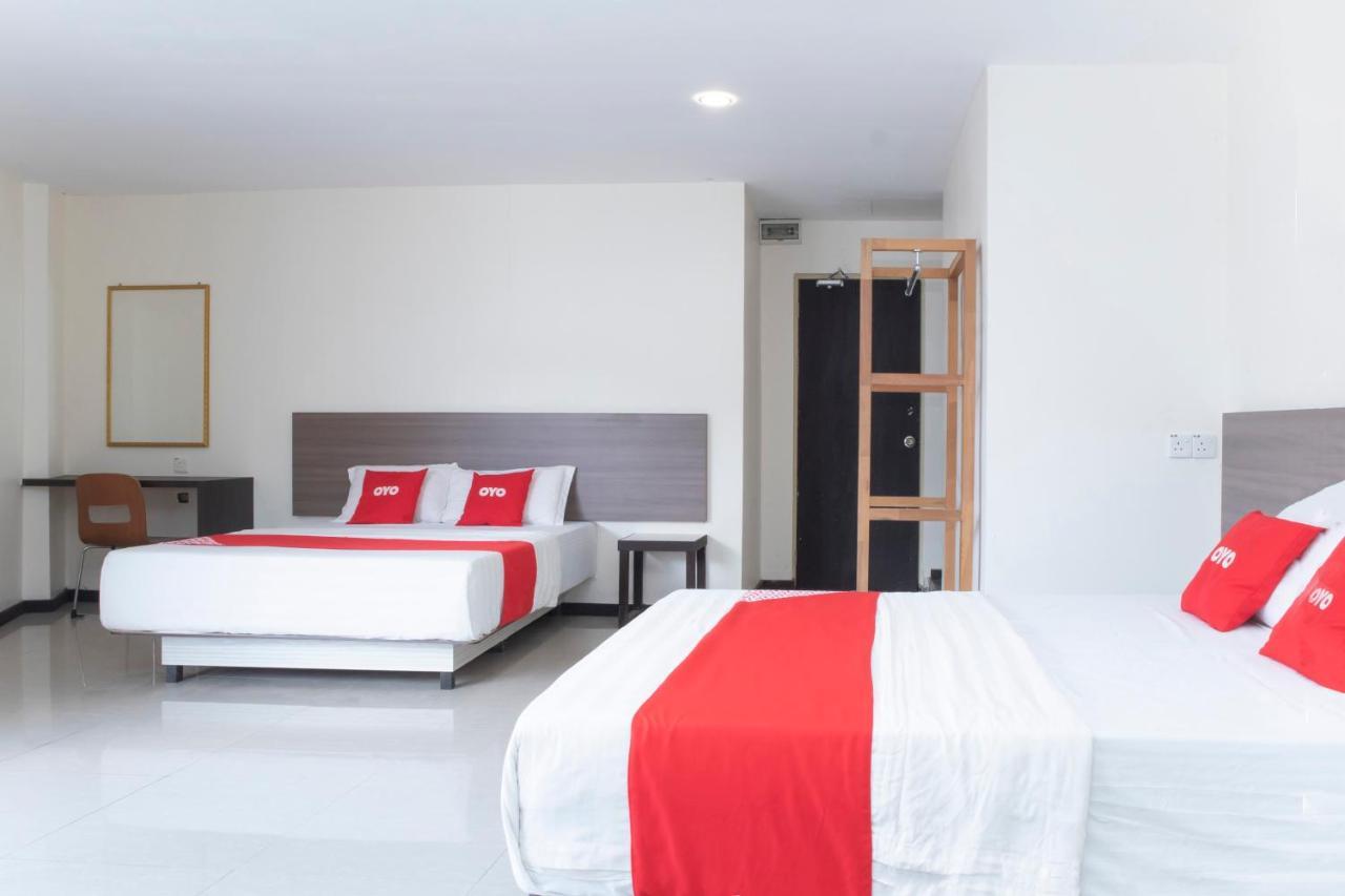Oyo 90251 Hotel Malaysia 诗巫 外观 照片