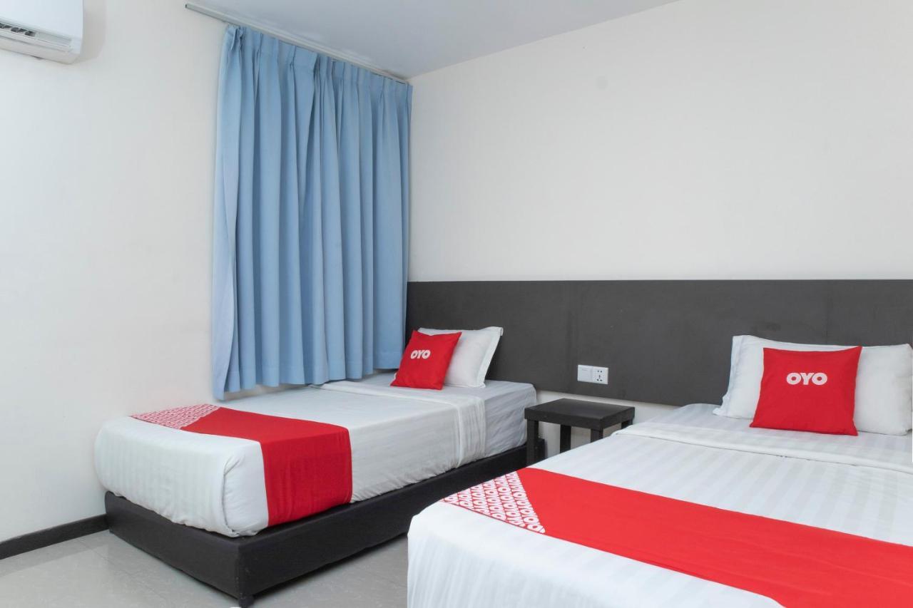 Oyo 90251 Hotel Malaysia 诗巫 外观 照片