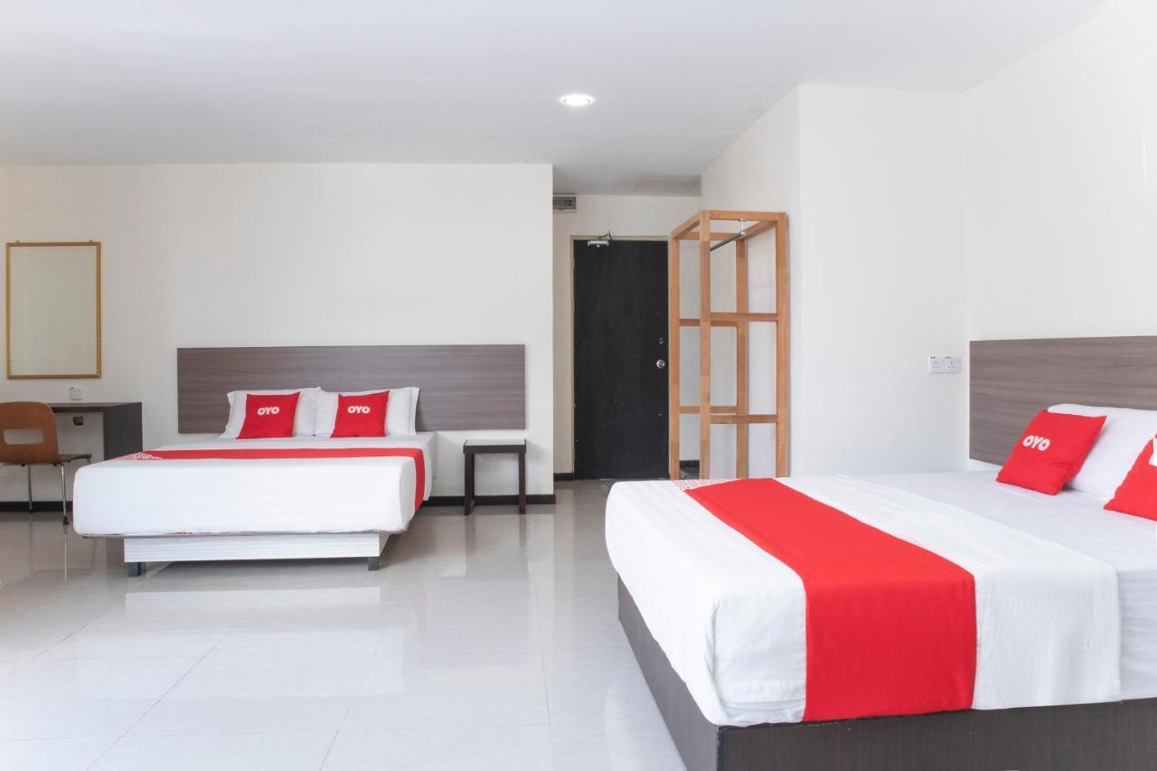 Oyo 90251 Hotel Malaysia 诗巫 外观 照片